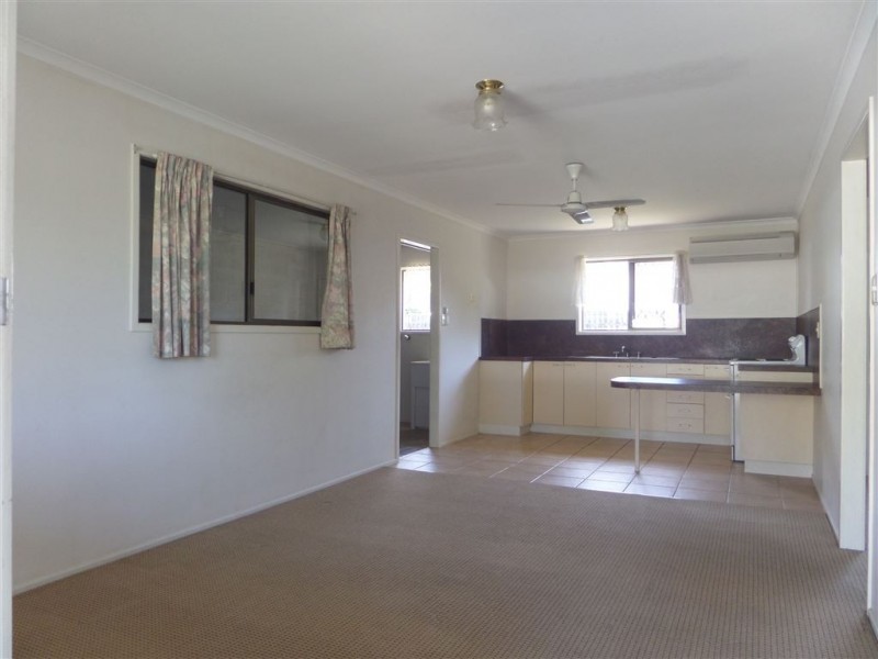 2/67 Banksia Street, Andergrove QLD 4740