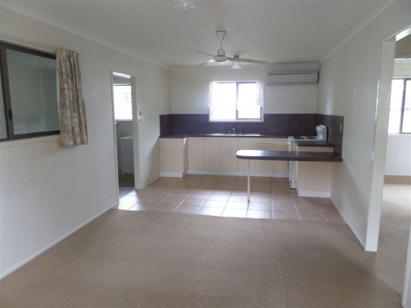 2/67 Banksia Street, Andergrove QLD 4740