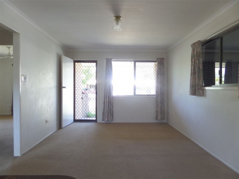 2/67 Banksia Street, Andergrove QLD 4740