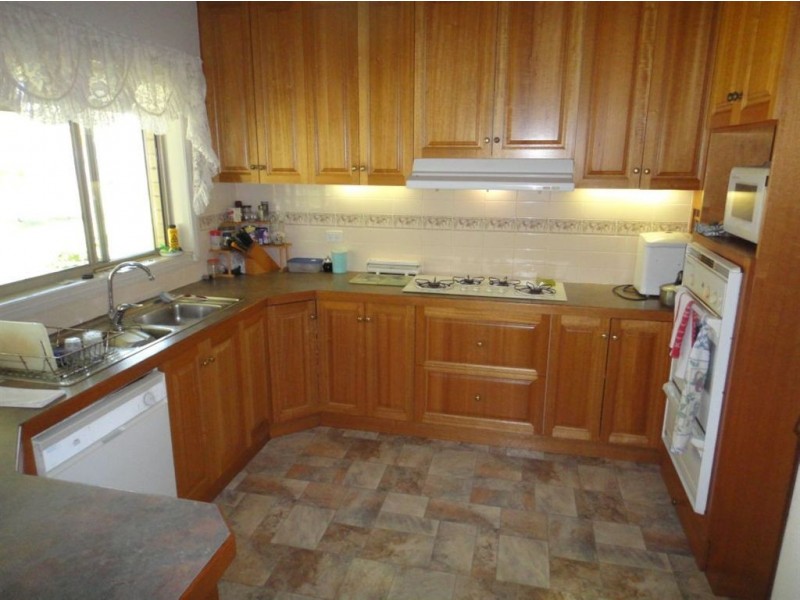 10 Clark Street, Seaforth QLD 4741