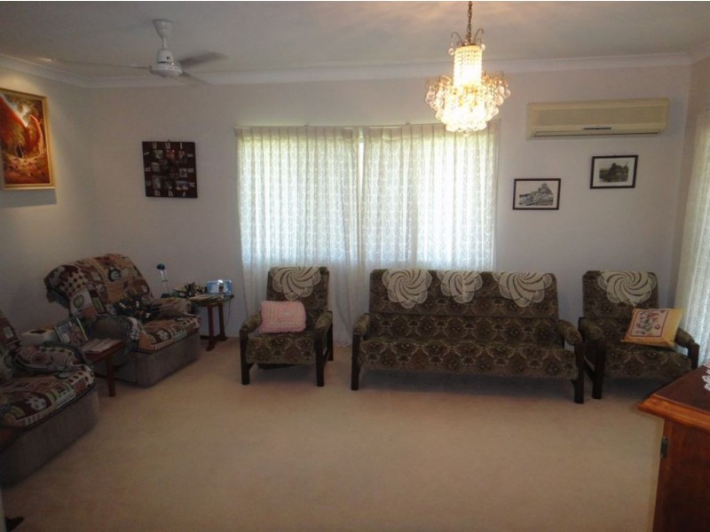 10 Clark Street, Seaforth QLD 4741