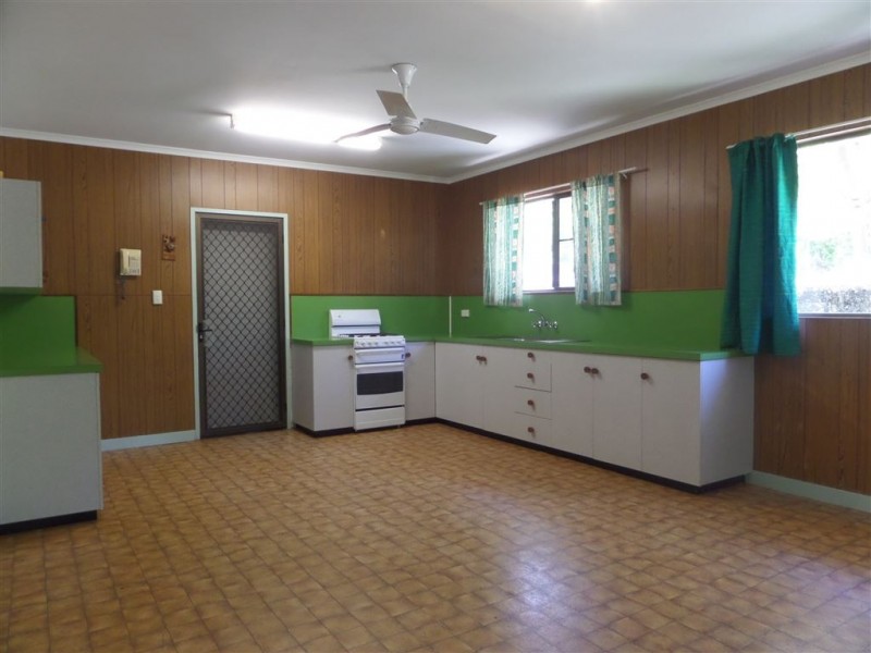 25 Milkins Street, Ball Bay QLD 4741