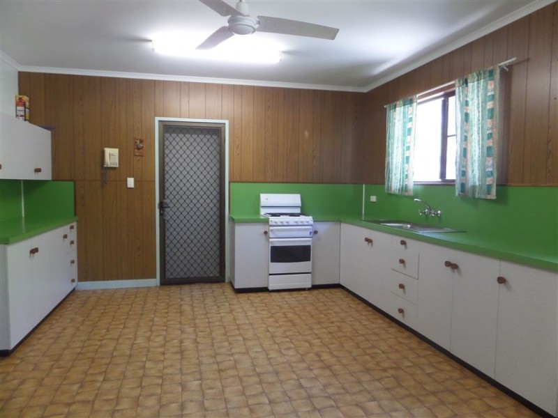 25 Milkins Street, Ball Bay QLD 4741