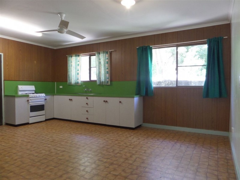 25 Milkins Street, Ball Bay QLD 4741