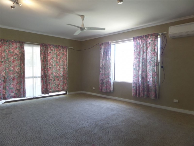 25 Milkins Street, Ball Bay QLD 4741
