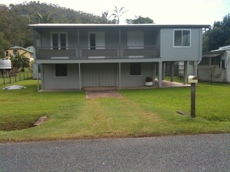 10 Milkins Street, Ball Bay QLD 4741