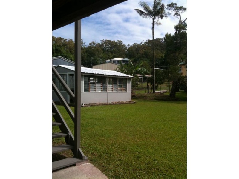 10 Milkins Street, Ball Bay QLD 4741