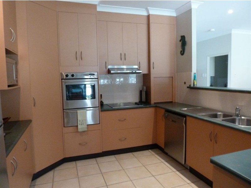 2 Evans Avenue, Seaforth QLD 4741