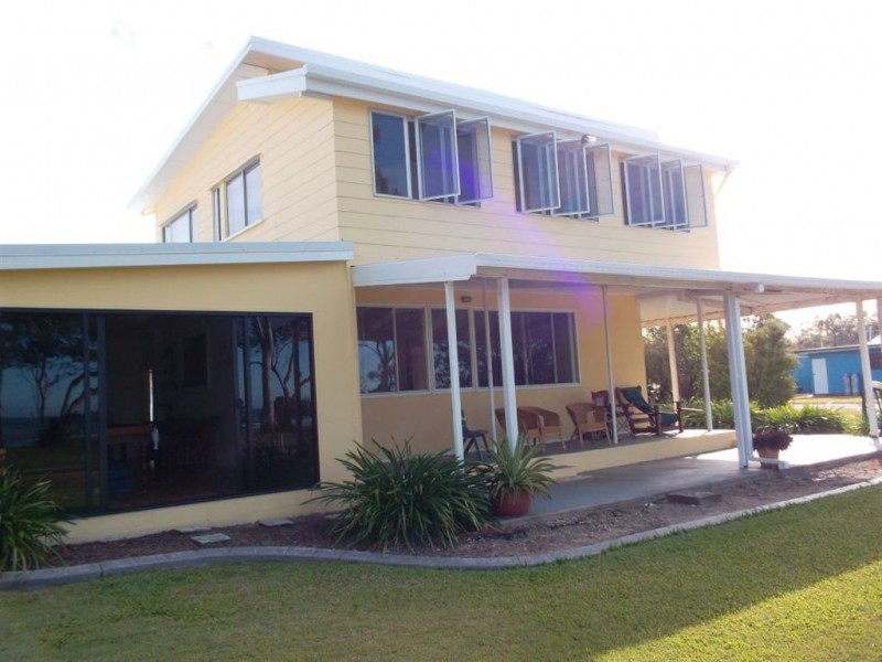 23 Repulse Esplanade, St Helens Beach QLD 4798