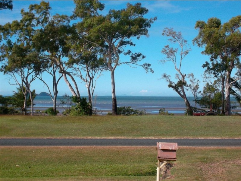 23 Repulse Esplanade, St Helens Beach QLD 4798