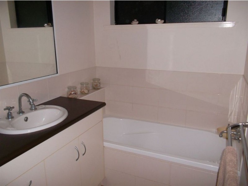 1 Hangan Street, Bucasia QLD 4750