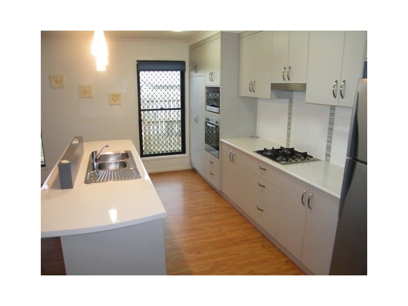 17 Sonoran Street, Rural View QLD 4740