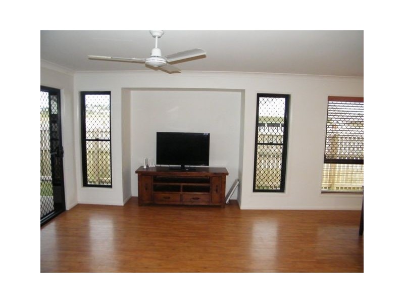 17 Sonoran Street, Rural View QLD 4740