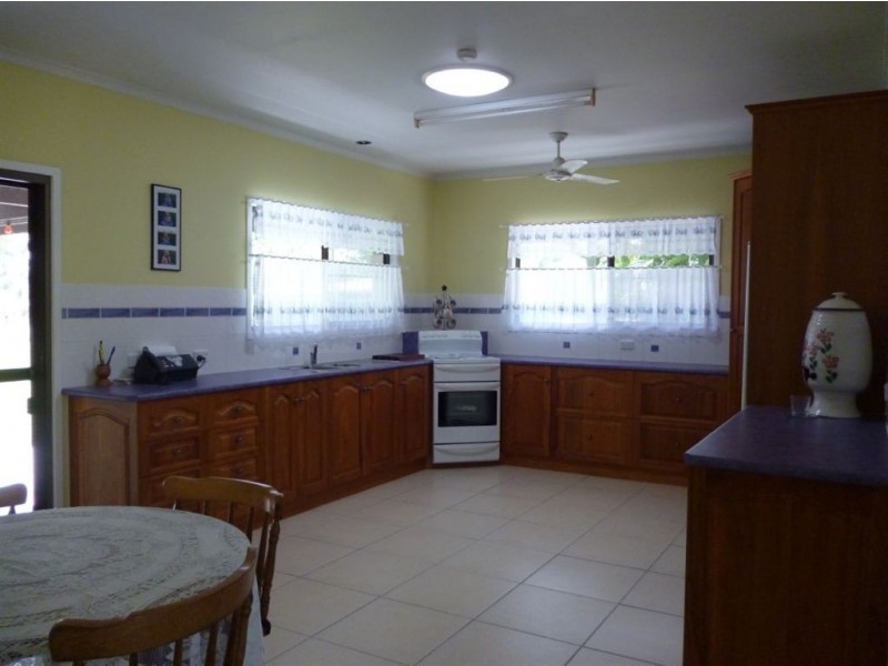 9 Pine Court, Hay Point QLD 4740