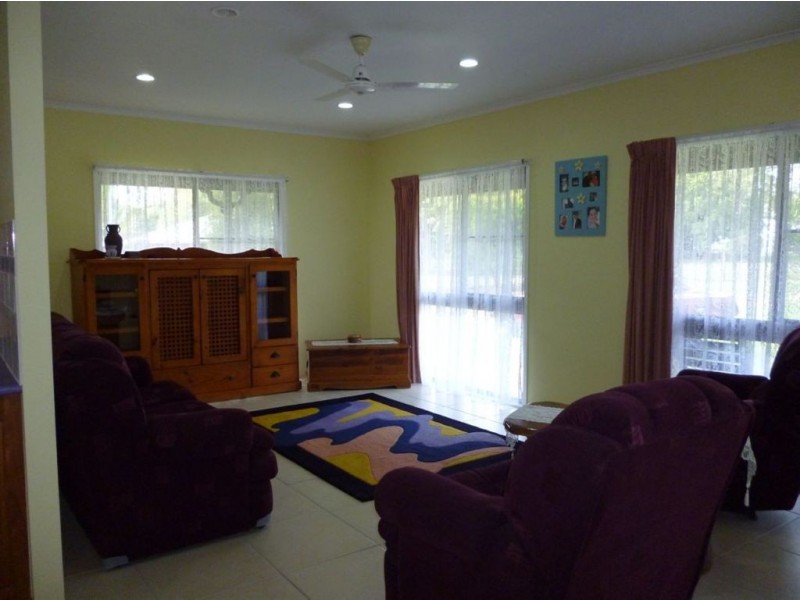 9 Pine Court, Hay Point QLD 4740