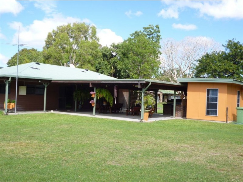 9 Pine Court, Hay Point QLD 4740