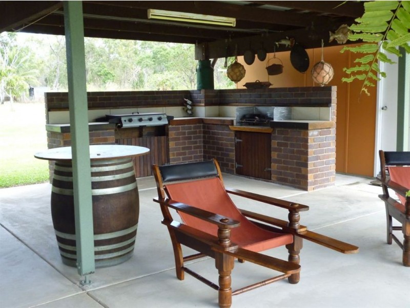 9 Pine Court, Hay Point QLD 4740