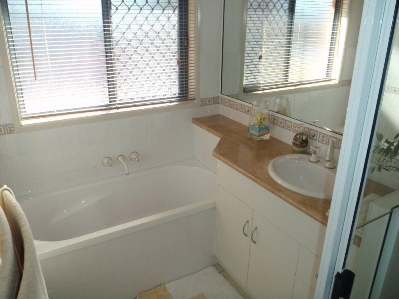 18 Admiralty Way, Bucasia QLD 4750