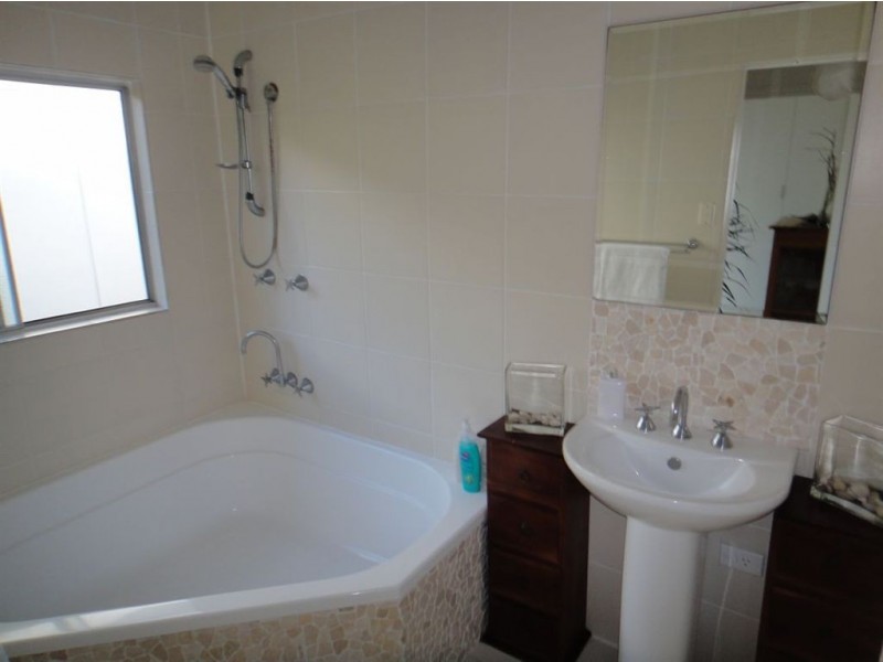 66 Bourke Street, Blacks Beach QLD 4740