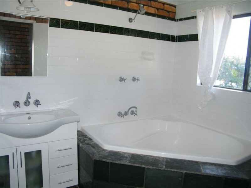 12 Kingfisher Street, Slade Point QLD 4740