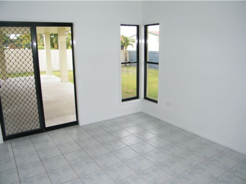 33 Toorak Street, Glenella QLD 4740