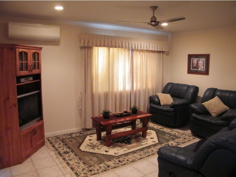 17 Theodore Crescent, Rural View QLD 4740