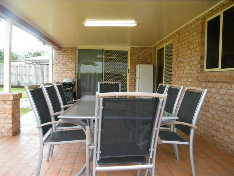 17 Theodore Crescent, Rural View QLD 4740