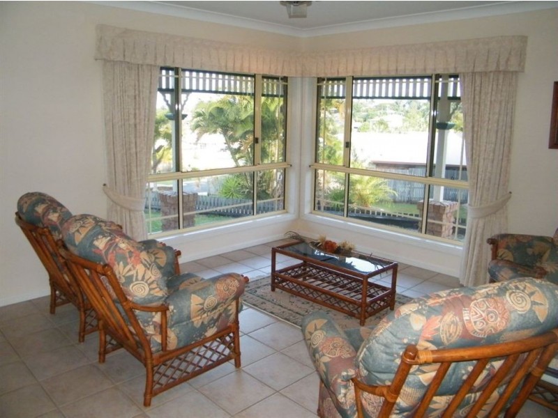 17 Theodore Crescent, Rural View QLD 4740