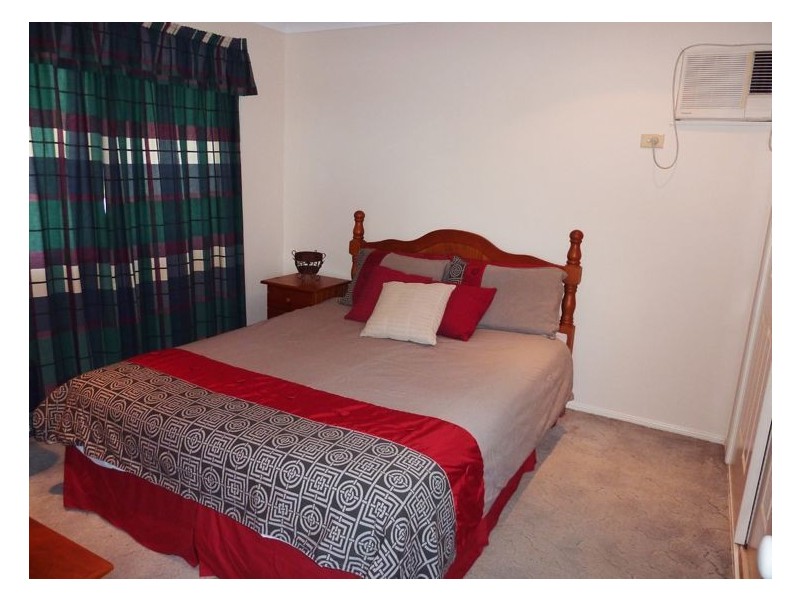 17 Theodore Crescent, Rural View QLD 4740