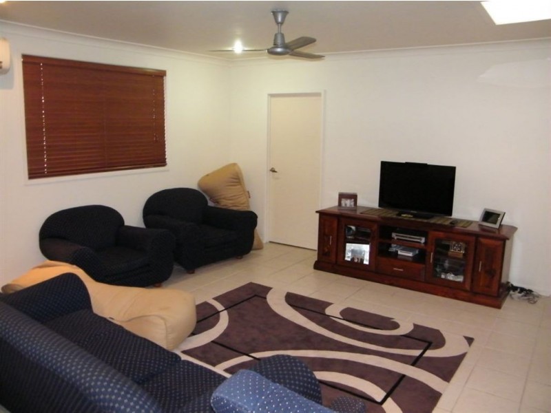 4 Les Cameron Avenue, Mount Pleasant QLD 4740