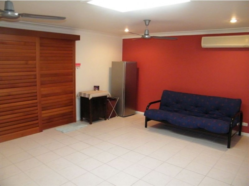 4 Les Cameron Avenue, Mount Pleasant QLD 4740