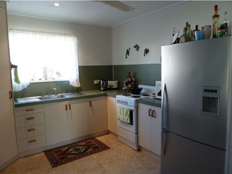 13 Murphy Street, Seaforth QLD 4741