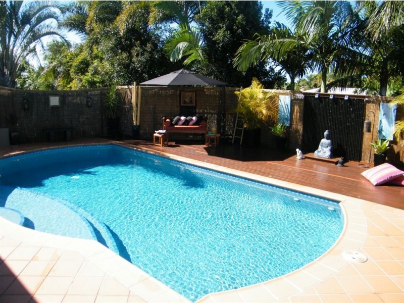 17 Sir Griffith Way, Rural View QLD 4740