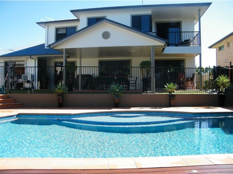 17 Sir Griffith Way, Rural View QLD 4740