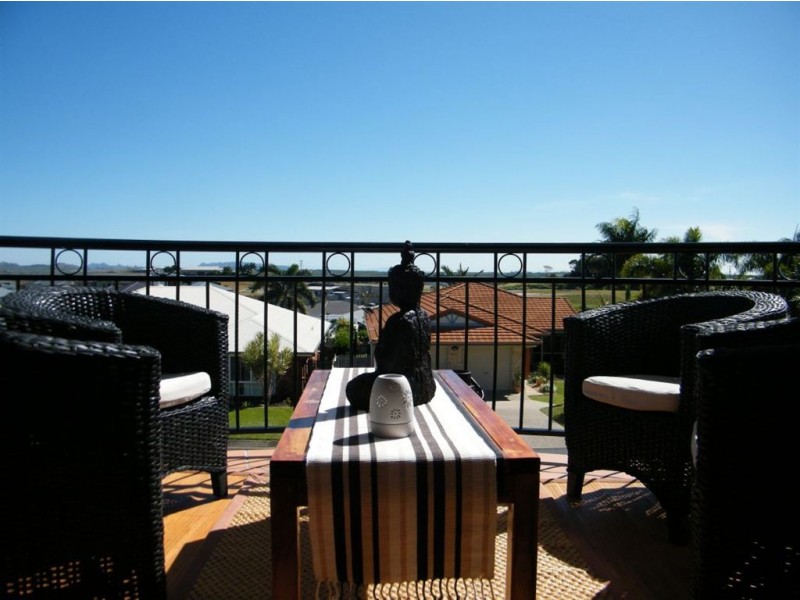 17 Sir Griffith Way, Rural View QLD 4740