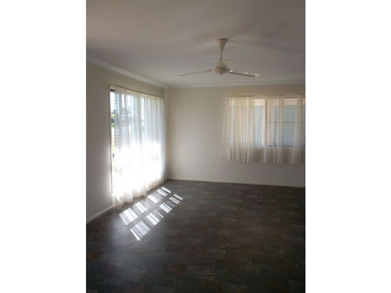 27 Geoffrey Thomas Drive, Bucasia QLD 4750