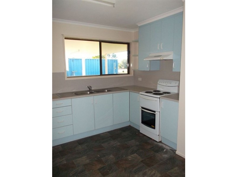 27 Geoffrey Thomas Drive, Bucasia QLD 4750