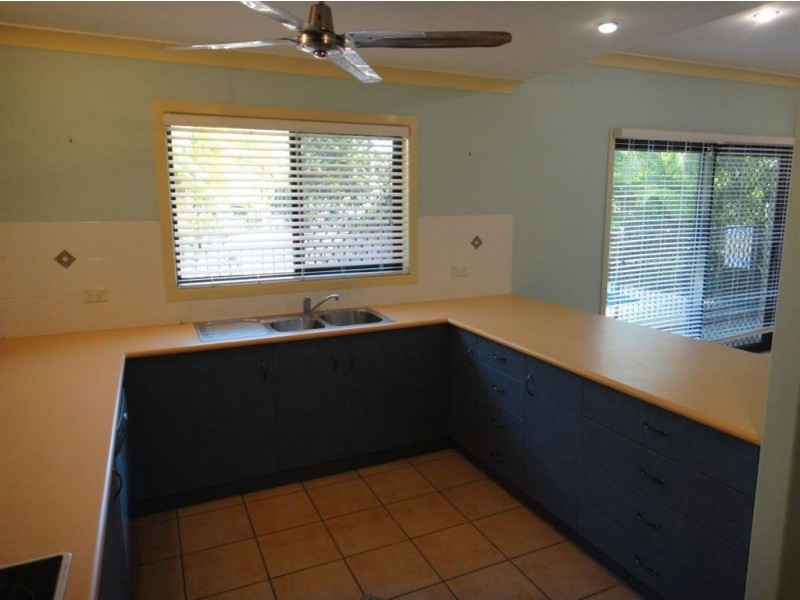 12 Seychelles Road, Shoal Point QLD 4750