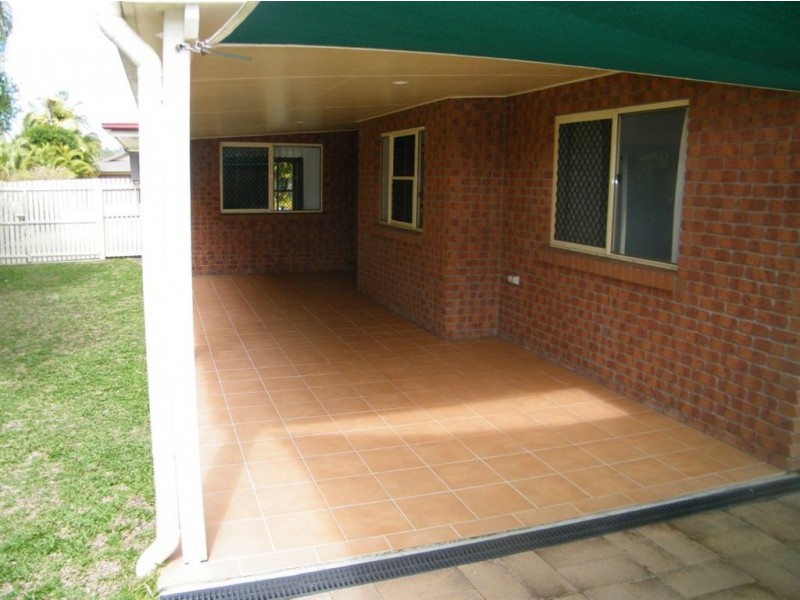 6 Chelsea Crescent, Glenella QLD 4740