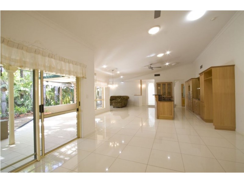7 Bradman Drive, Glenella QLD 4740
