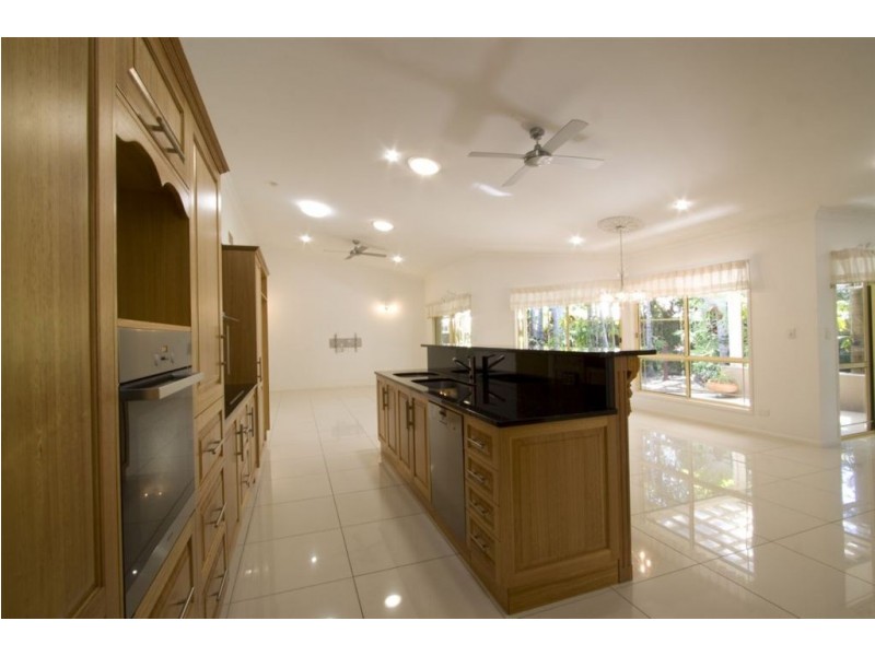 7 Bradman Drive, Glenella QLD 4740