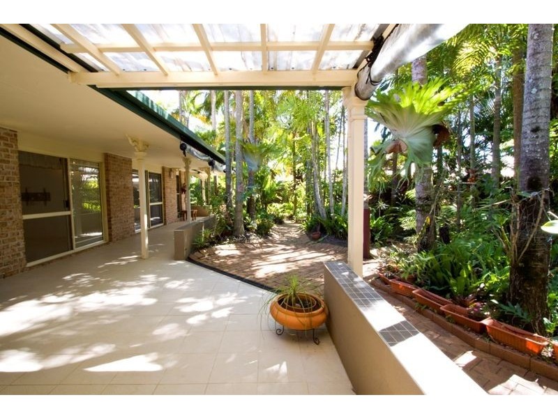 7 Bradman Drive, Glenella QLD 4740