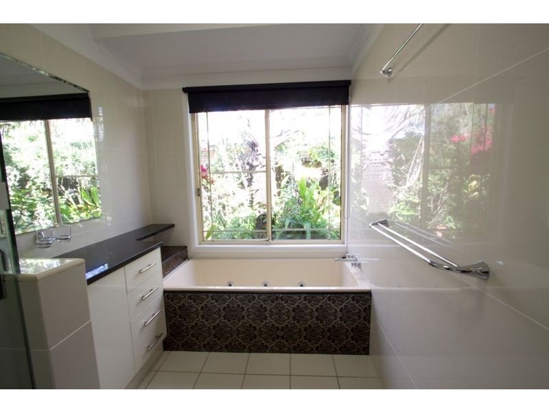 7 Bradman Drive, Glenella QLD 4740
