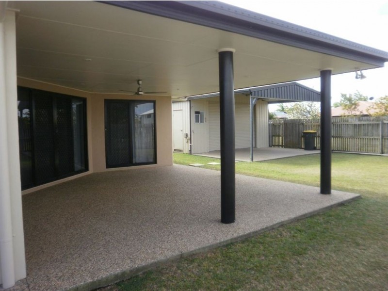 16 Royal Boulevard, Glenella QLD 4740