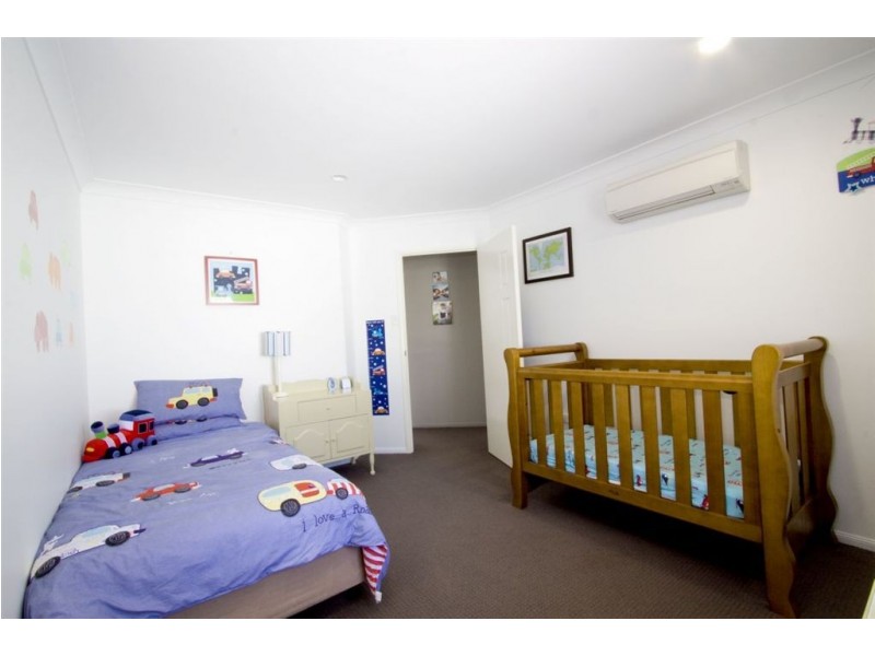 8 Seafarer Court, Blacks Beach QLD 4740