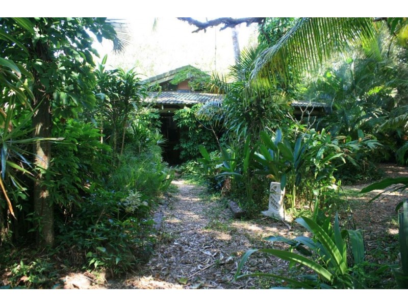5 Pacific Drive, Blacks Beach QLD 4740