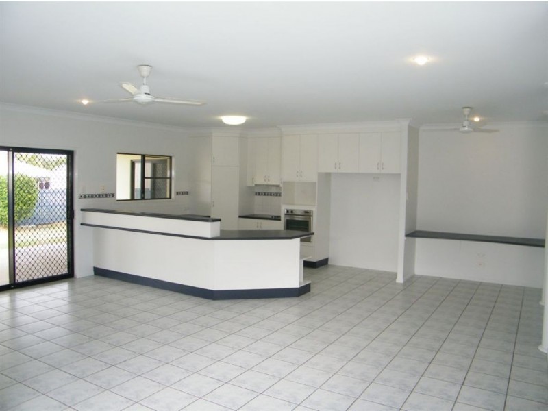 33 Toorak Street, Glenella QLD 4740