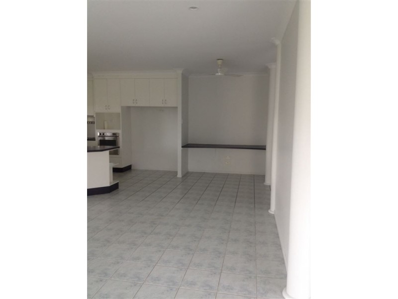 33 Toorak Street, Glenella QLD 4740