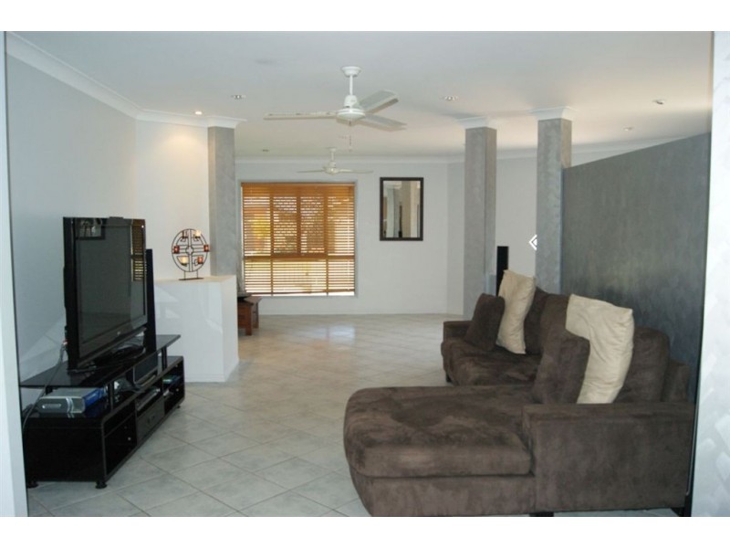 10 Wing Crescent, Mount Pleasant QLD 4740