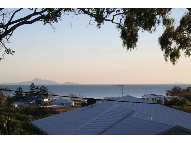 13 Mowlam Street, Eimeo QLD 4740